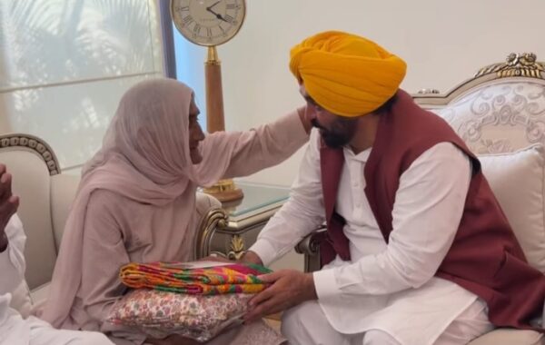 ਬੇਬੇ ਗੁਰਮੇਲ ਕੌਰ ਨੂੰ ਮੁੱਖ ਮੰਤਰੀ ਨਾਲ ਮਿਲਾ ਕੇ ਬੇਹੱਦ ਖੁਸ਼ੀ ਮਿਲੀ-ਮਾਨ