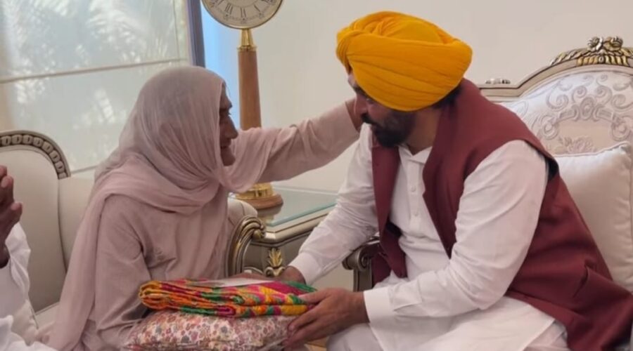 ਬੇਬੇ ਗੁਰਮੇਲ ਕੌਰ ਨੂੰ ਮੁੱਖ ਮੰਤਰੀ ਨਾਲ ਮਿਲਾ ਕੇ ਬੇਹੱਦ ਖੁਸ਼ੀ ਮਿਲੀ-ਮਾਨ